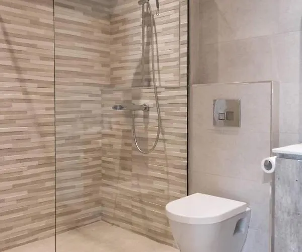 Athena Apartman *